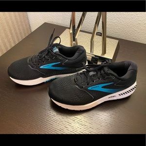 Brooks Ariel 20 women’s US SZ 9 Medium